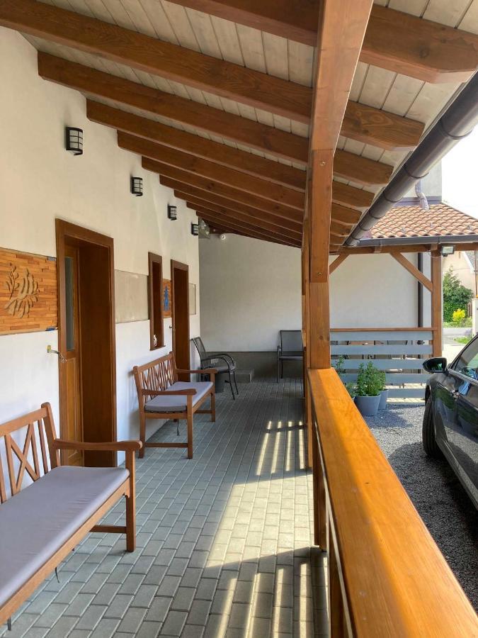 Toronyi Vendégház Extérieur photo